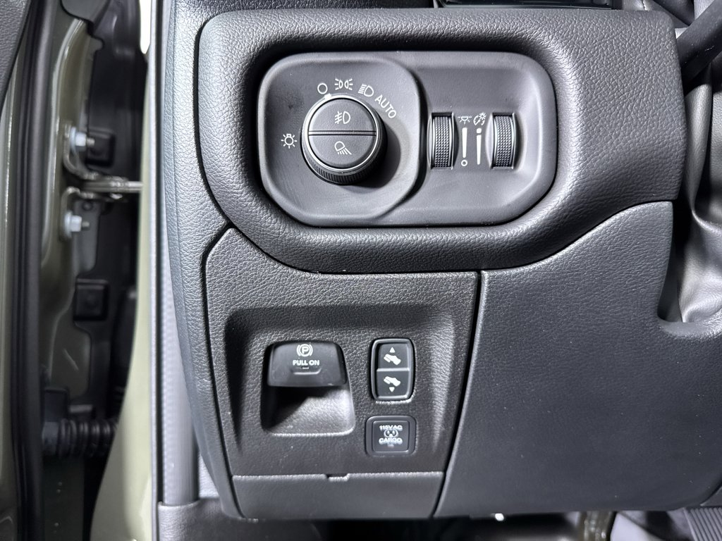 New 2026 Canyon Lake Exterior Paint RAM Laramie image 32