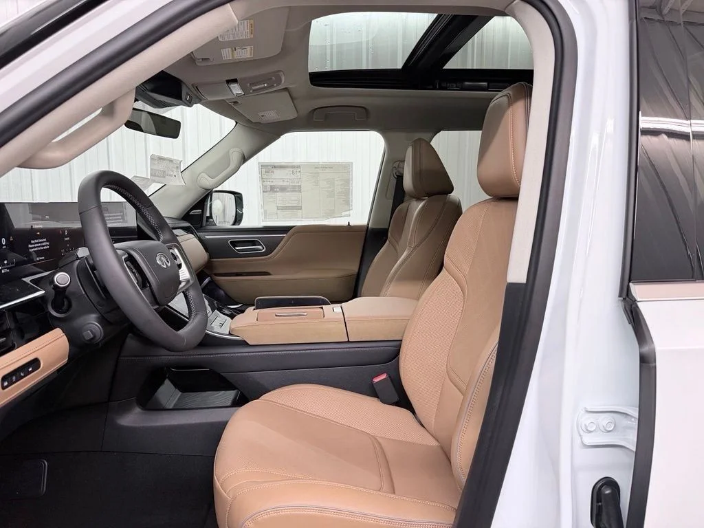 New 2027 RADIANT WHITE INFINITI Luxe 2WD image 13