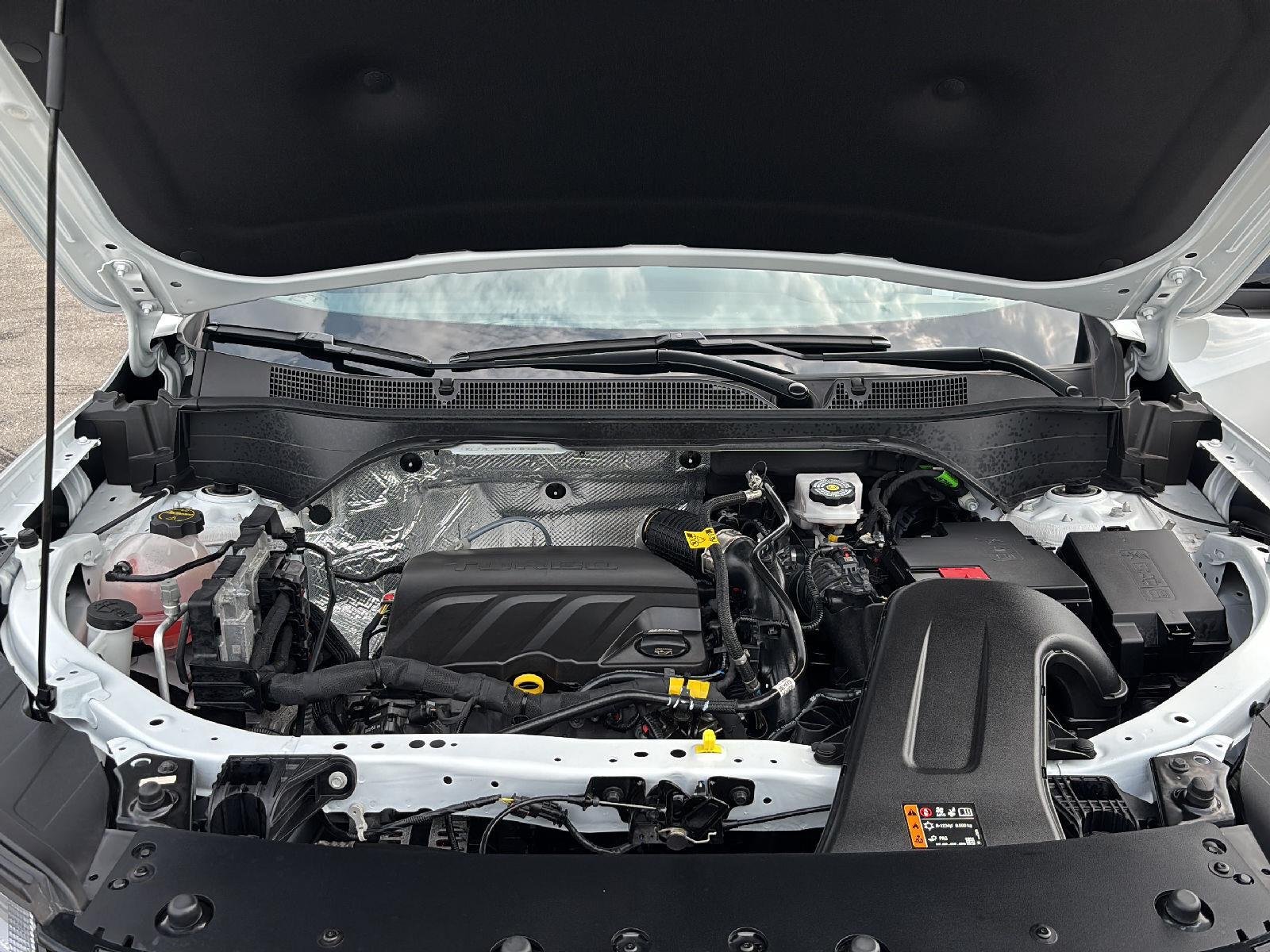 Used 2026 Summit White Chevrolet 2RS image 10