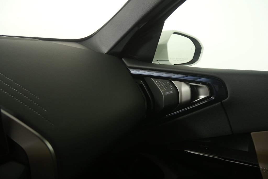 New 2026 Alpine White BMW 30 xDrive image 24