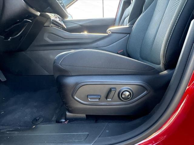 New 2026 Red Hot Pearl-Coat Exterior Paint Jeep Laredo image 19
