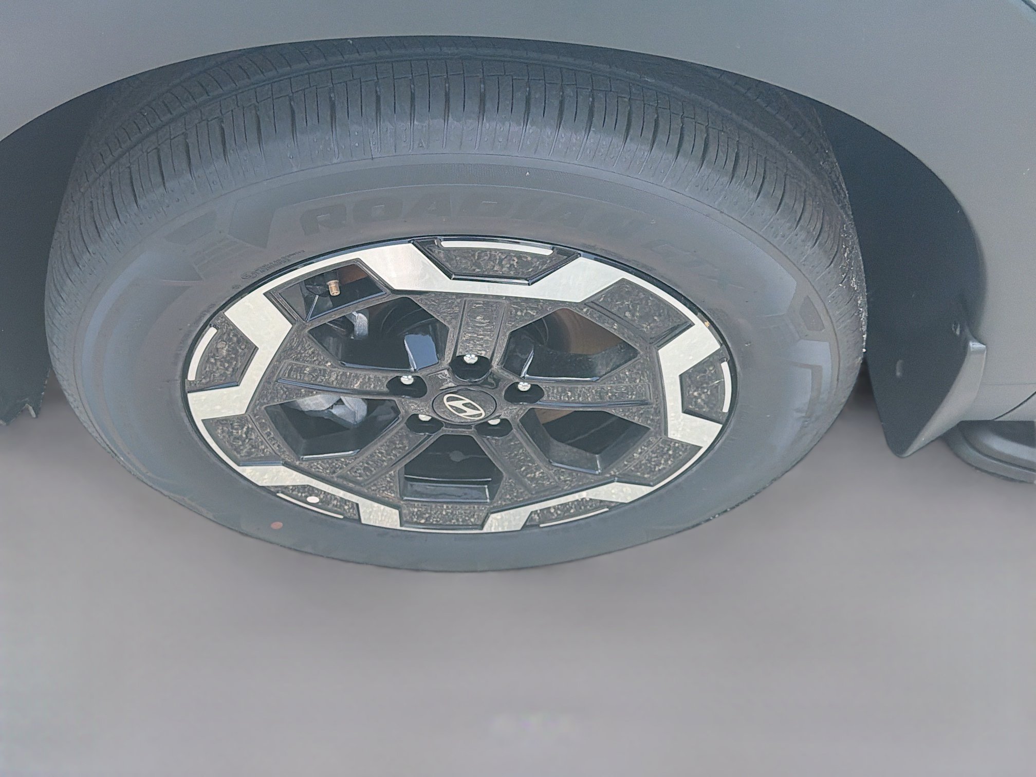 New 2026 Hampton Gray Hyundai SEL FWD image 47