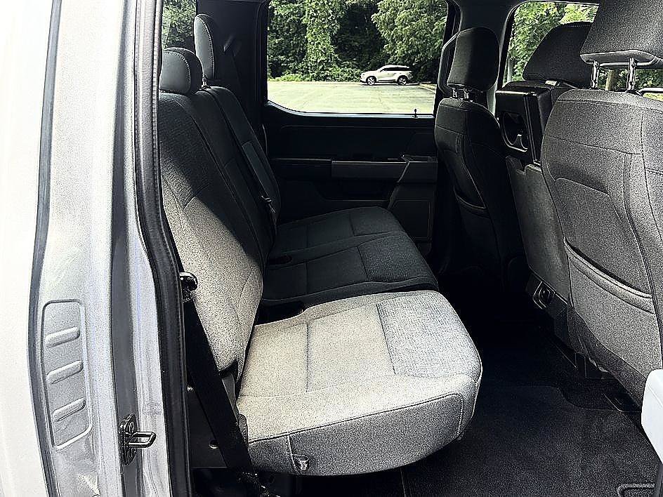 Used 2025 Iconic Silver Metallic Ford XLT image 19