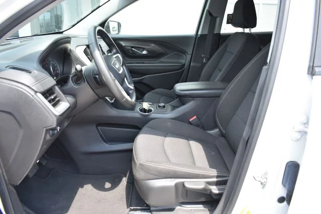 Used 2024 White GMC SLE image 11