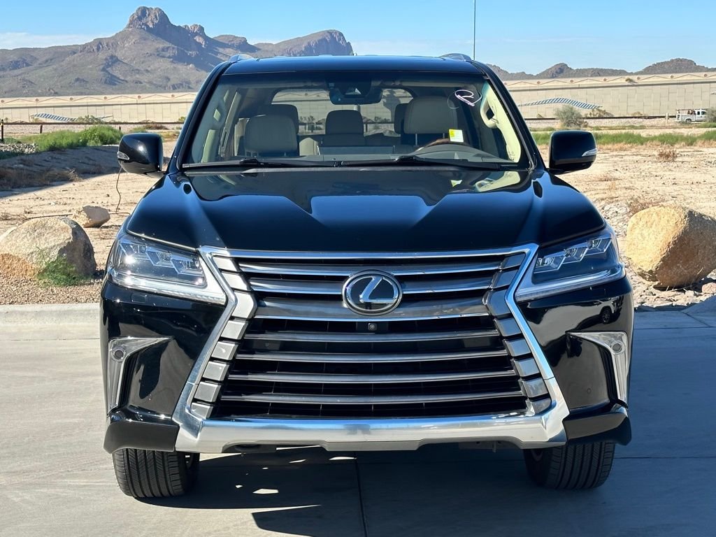 2020 Lexus LX 570 photo 3