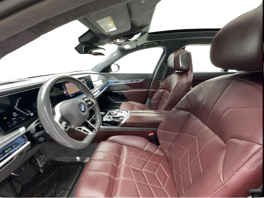 Used 2023 Black BMW 740i image 19