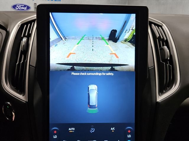 Used 2023 Black Ford SEL image 17