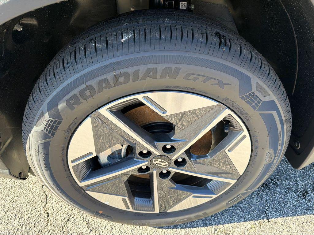 New 2026 White Hyundai SEL AWD image 11