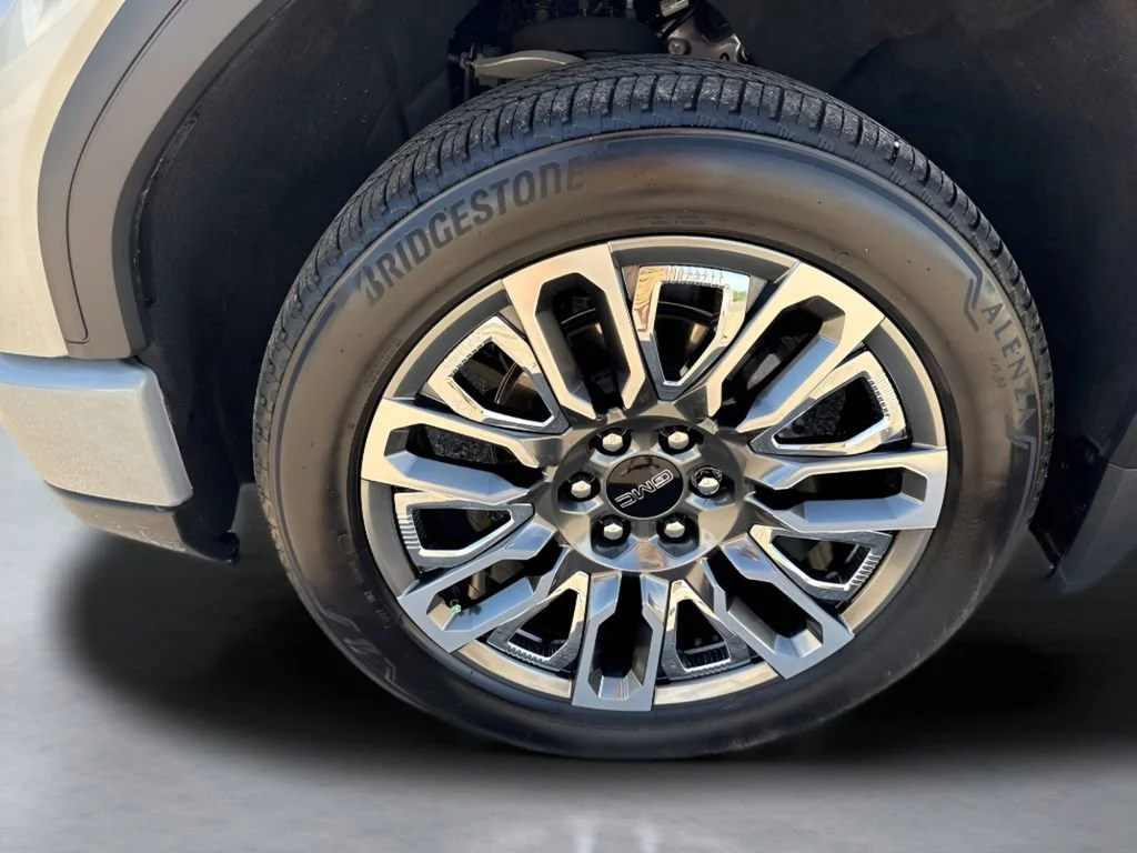 Used 2025 Sterling Metallic GMC Denali Ultimate image 32