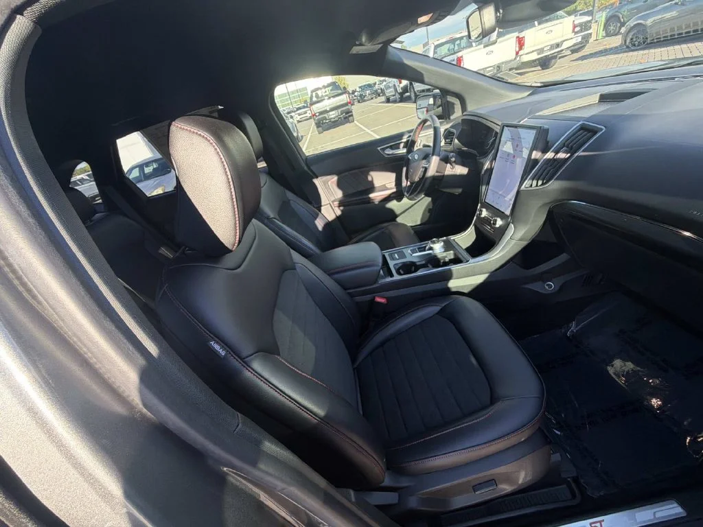 Used 2023 Gray Ford ST Line image 30