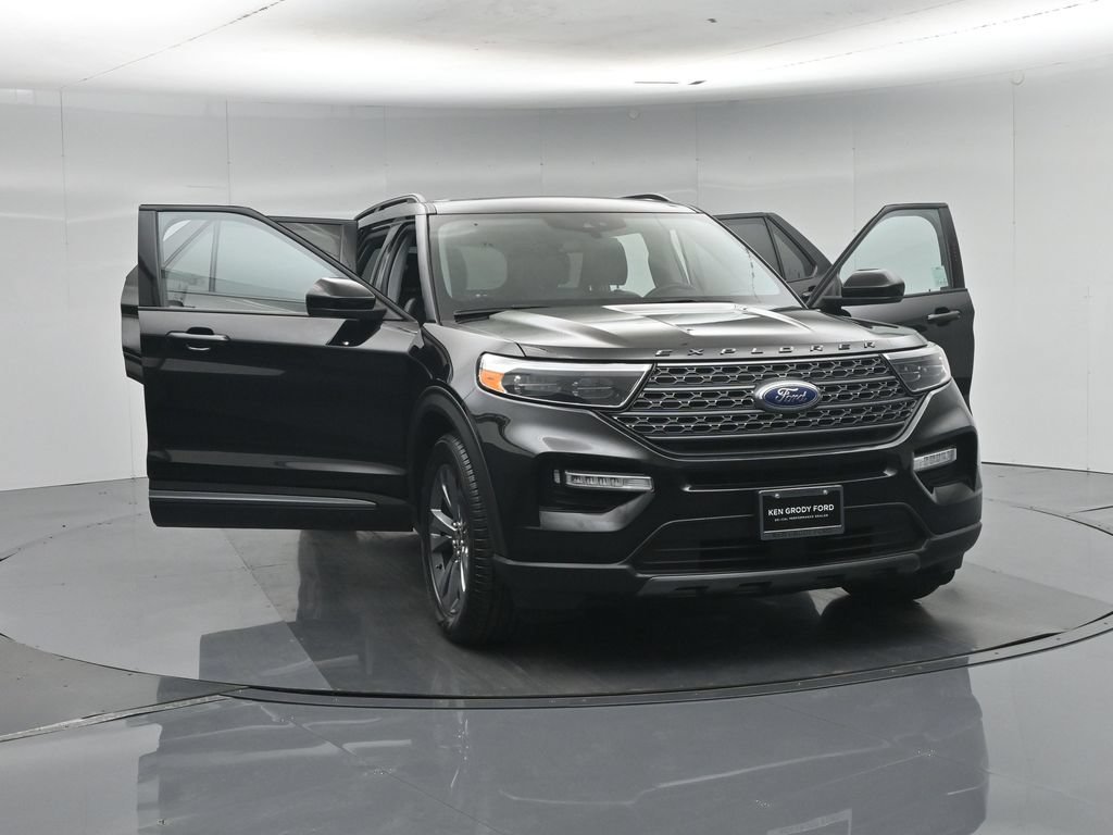 Certified Used 2023 Black Ford XLT image 39