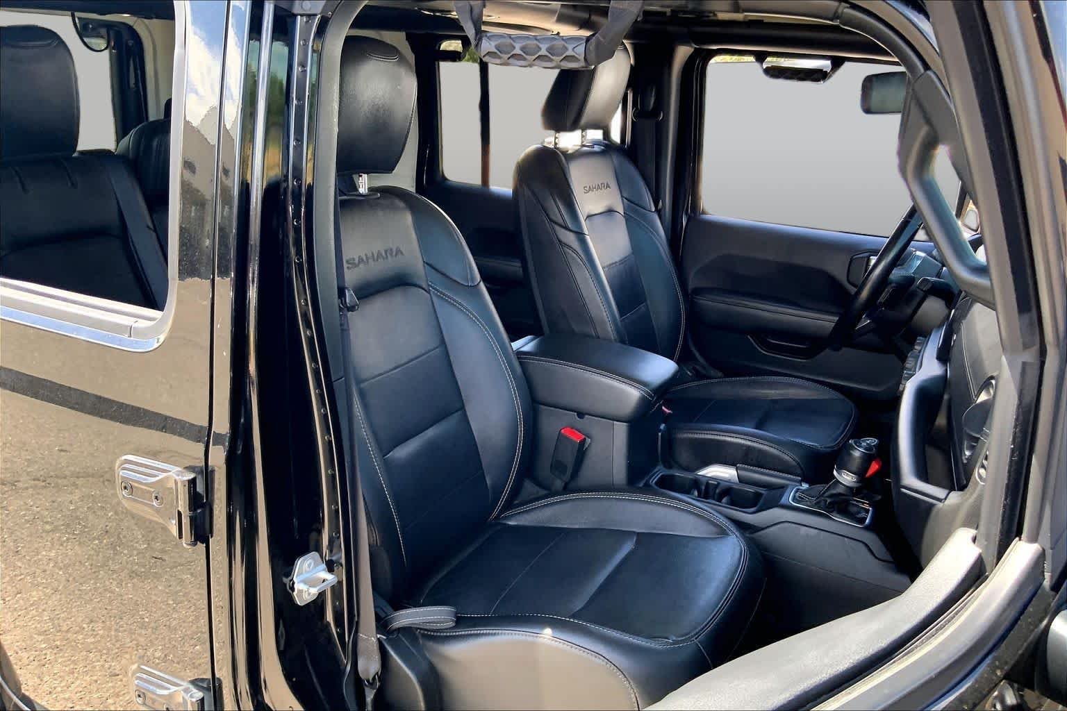 Used 2020 Black Clearcoat Jeep Sahara image 8
