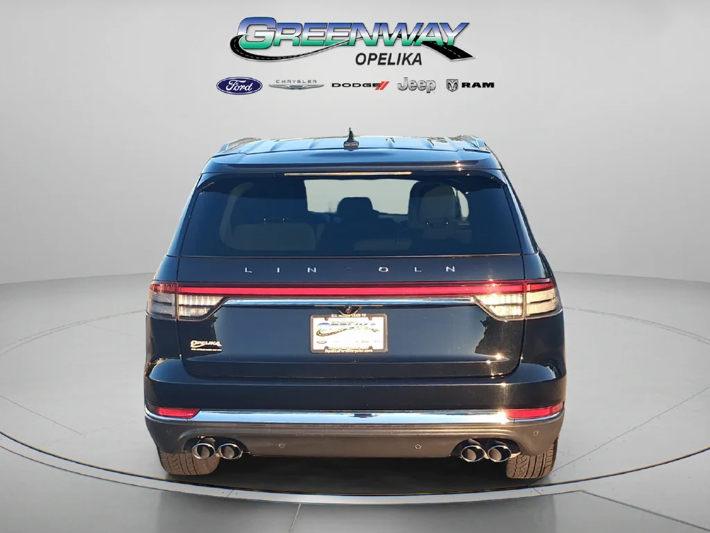 Used 2021 Black Lincoln Reserve image 5