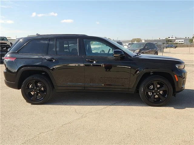 Used 2024 Black Jeep Laredo 4x4 image 5