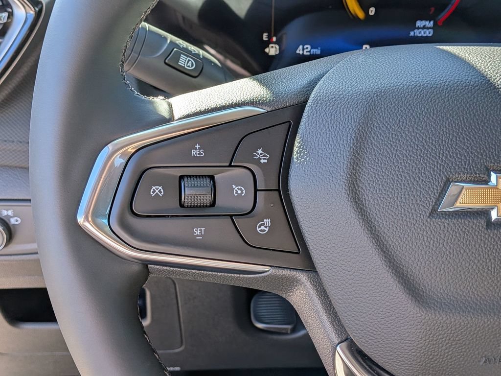 New 2026 Mosaic Black Metallic Chevrolet LT image 19