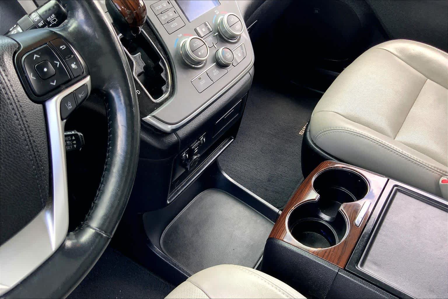 Used 2018 Toasted Walnut Pearl Toyota Limited image 16