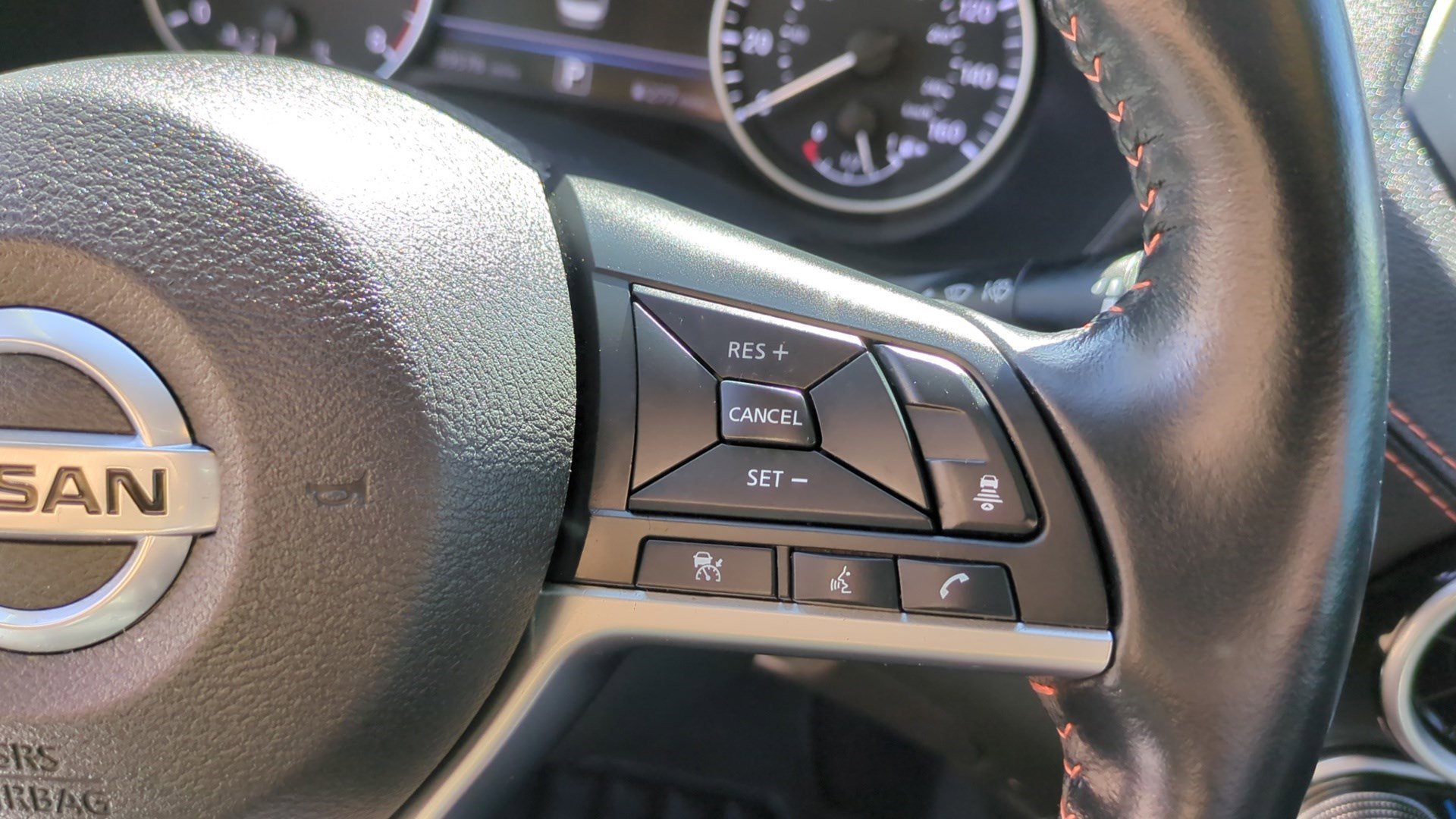 Used 2021 Aspen White Tricoat Nissan SR image 18