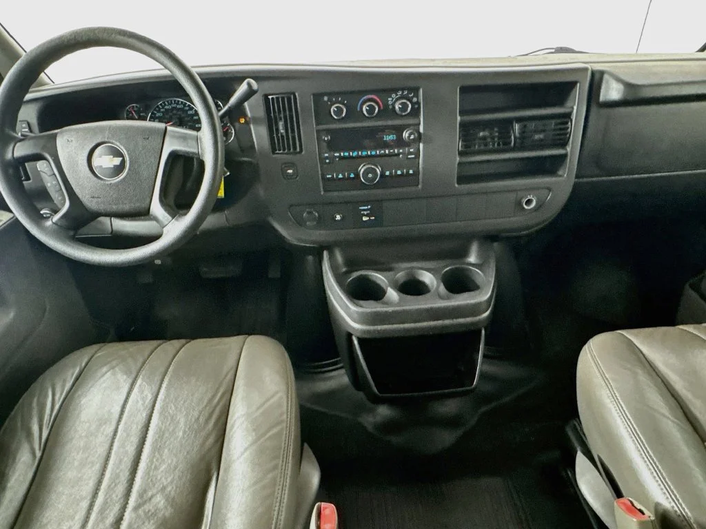 Used 2008 Summit White Chevrolet LS image 22
