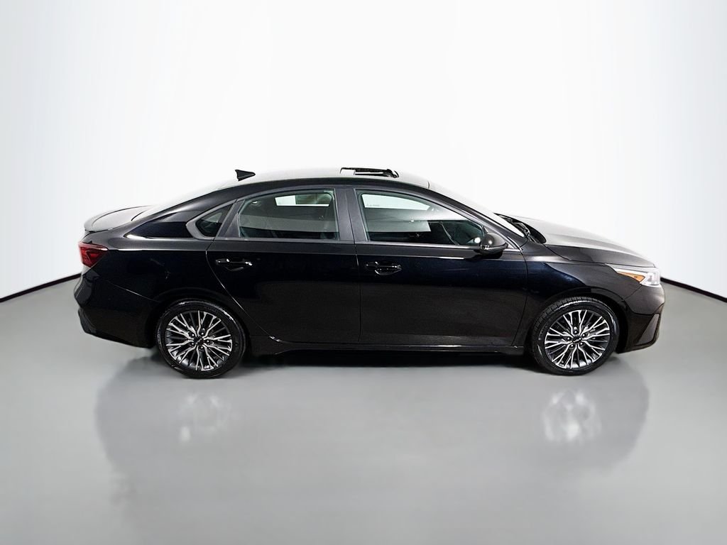 Used 2023 Aurora Black Kia GT-Line image 8