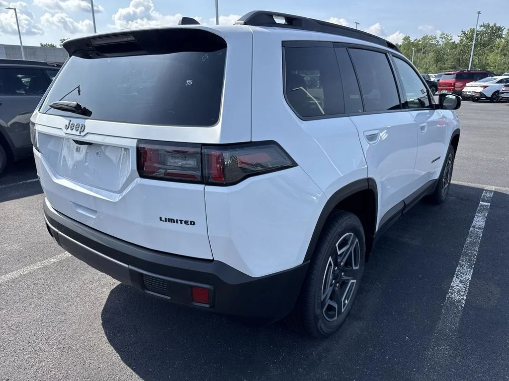 New 2026 Bright White Clear-Coat Exterior Paint Jeep Limited image 8