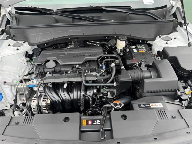 Used 2026 White Hyundai SEL Sport image 7