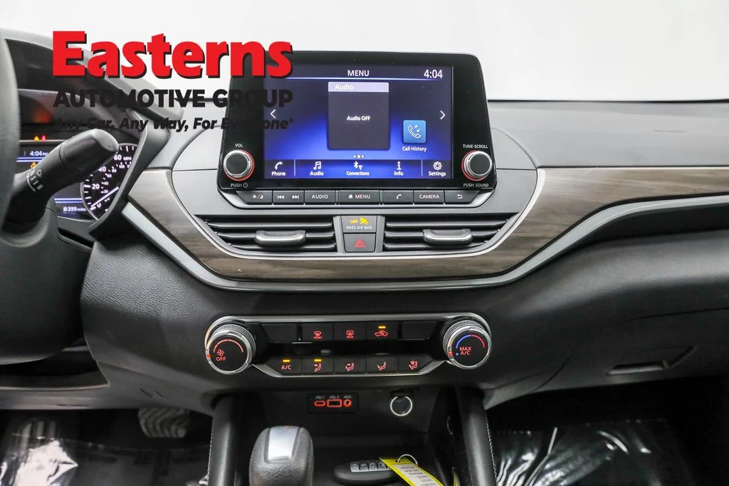 Used 2023 Silver Nissan 2.5 SV image 12