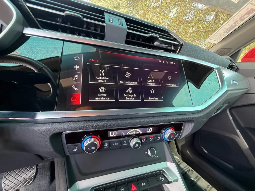 Used 2025  Audi Premium image 21