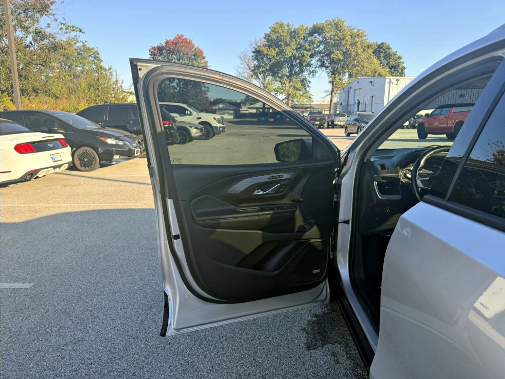 Used 2018 Quicksilver Metallic GMC SLT image 18