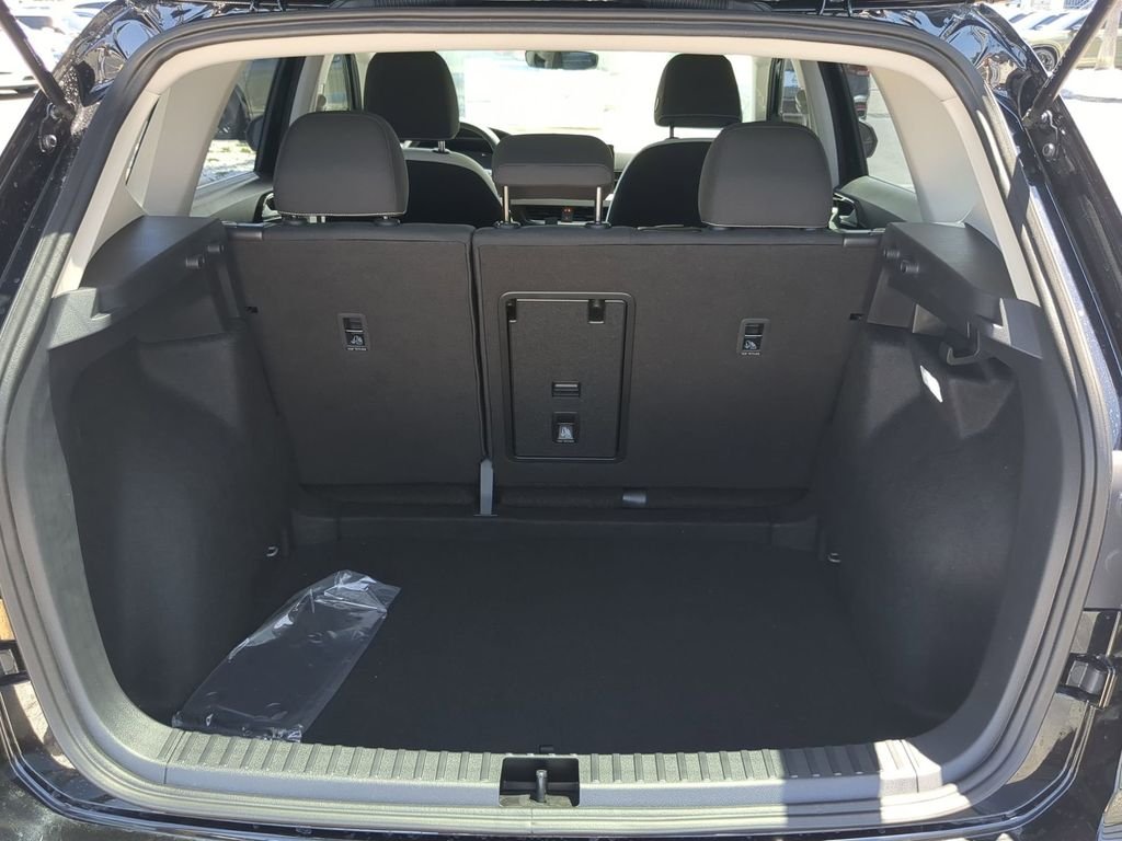 New 2026 Black Volkswagen 1.5T S image 9