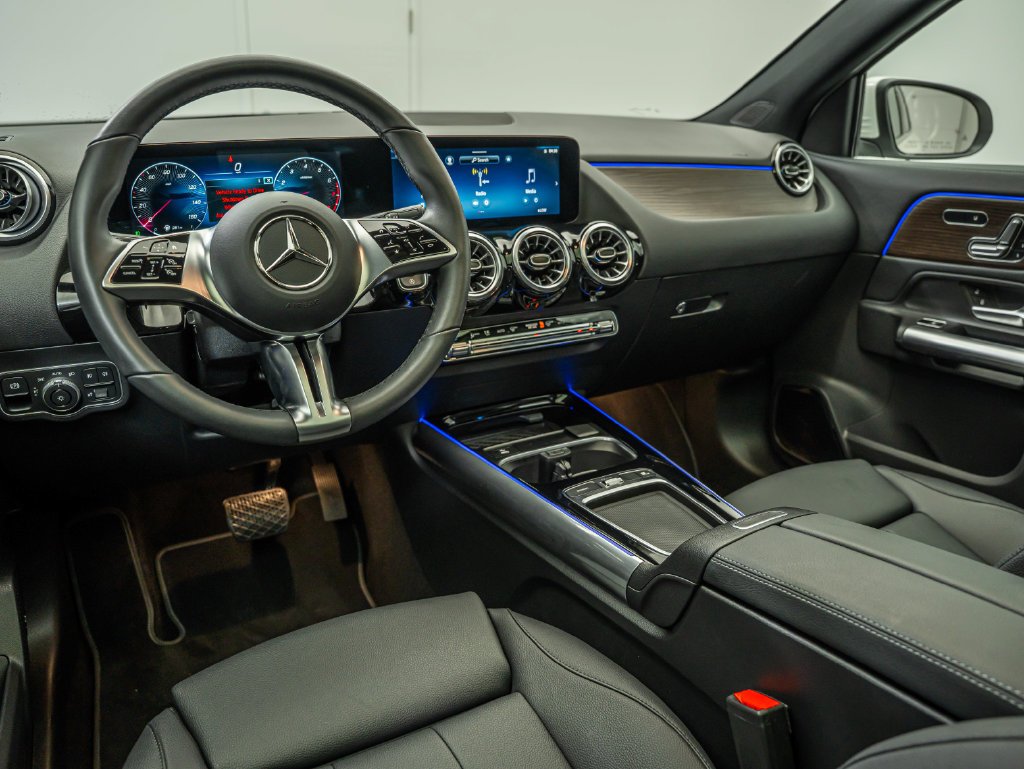 Used 2026 Polar White Mercedes-Benz GLA 250 image 40