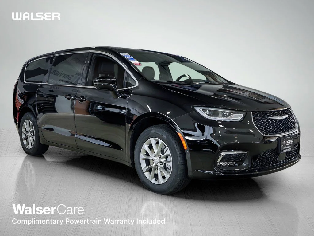 2026 Chrysler Pacifica Select AWD's photo