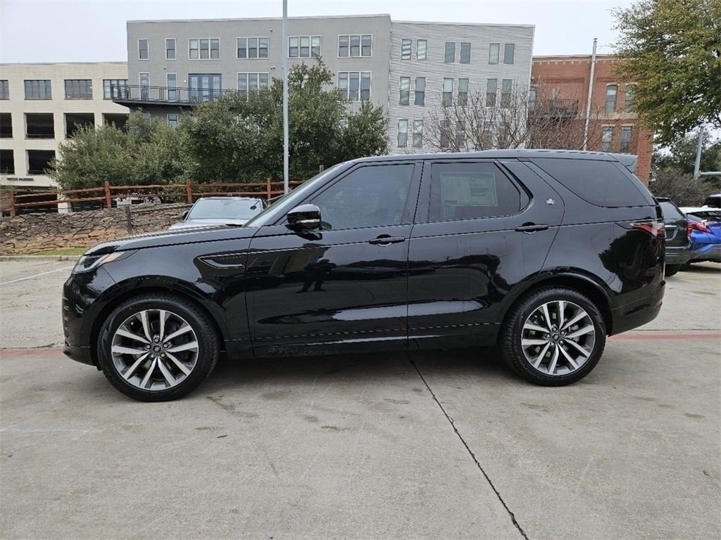 Used 2025 Santorini Black Metallic Land Rover Dynamic SE image 3