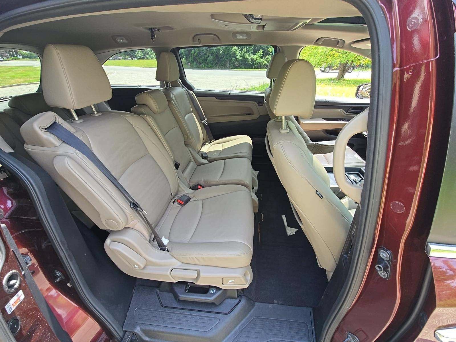 Used 2018 Deep Scarlet Pearl Honda Touring image 12