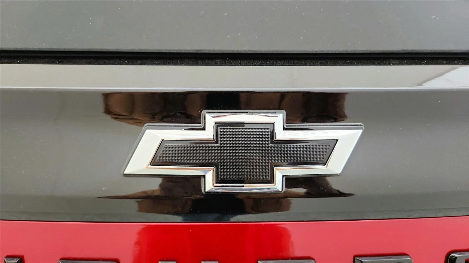 2026 Chevrolet Suburban RST - Photo 16