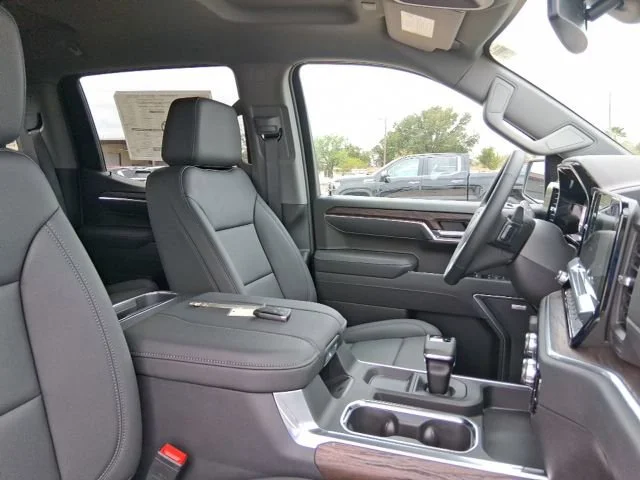 2026 GMC Sierra 1500 SLT - Photo 17