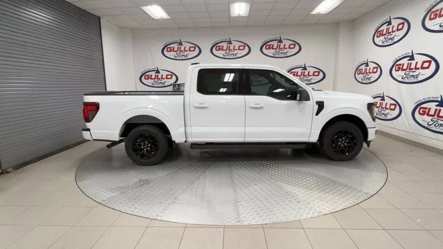 New 2026 Oxford White Ford XLT image 13