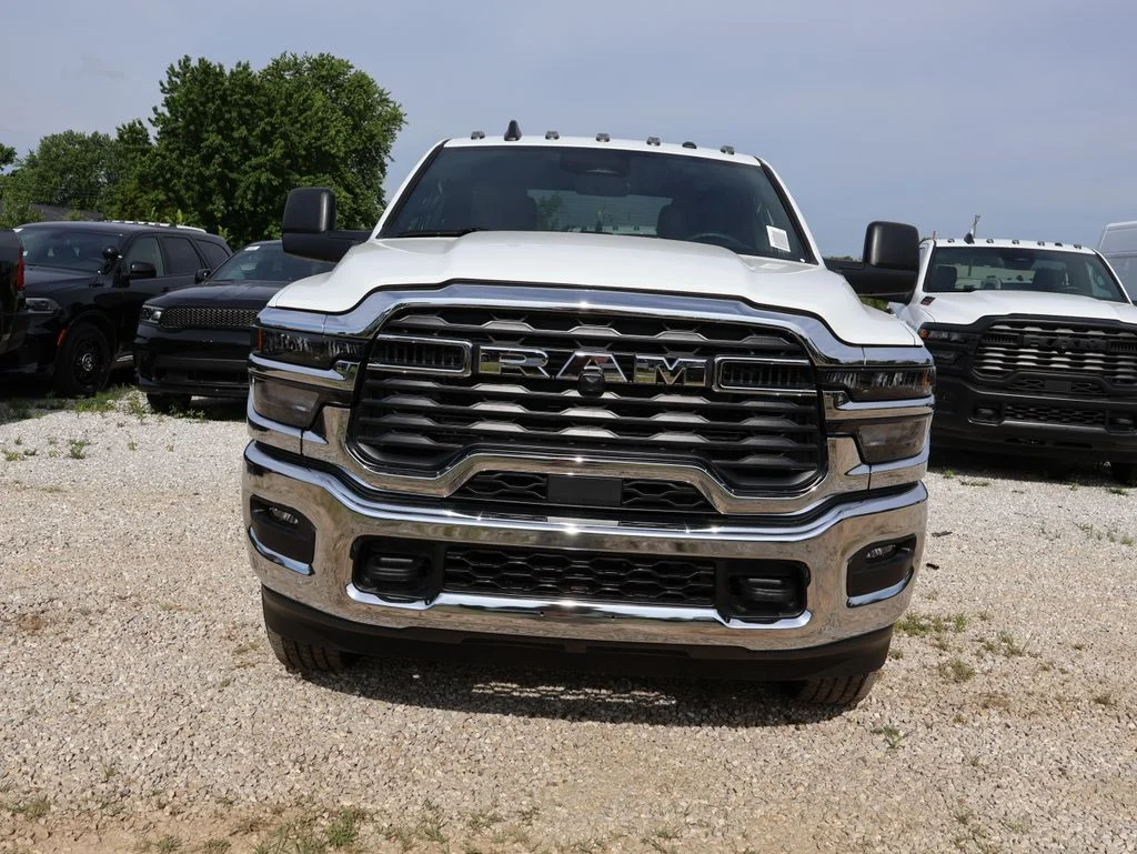 New 2026 Bright White Clear-Coat Exterior Paint RAM Tradesman image 7