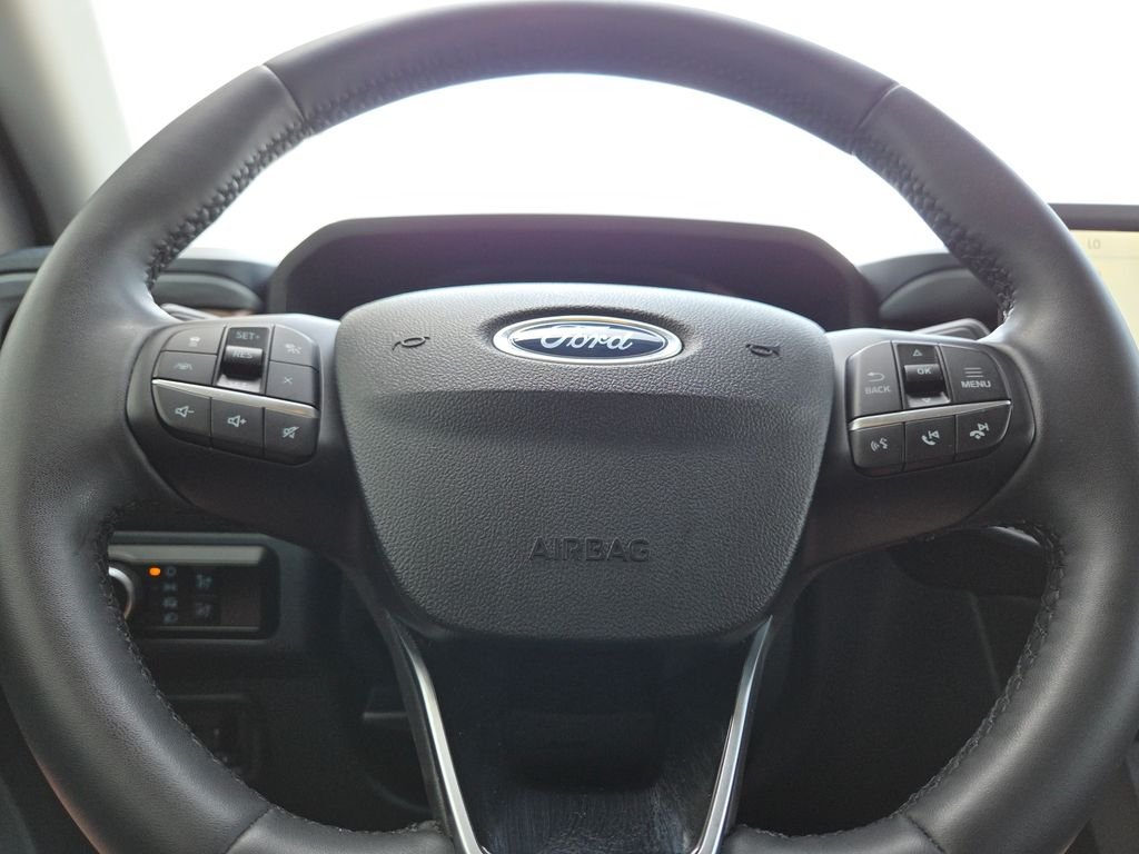 Used 2023 Green Ford Lariat image 22