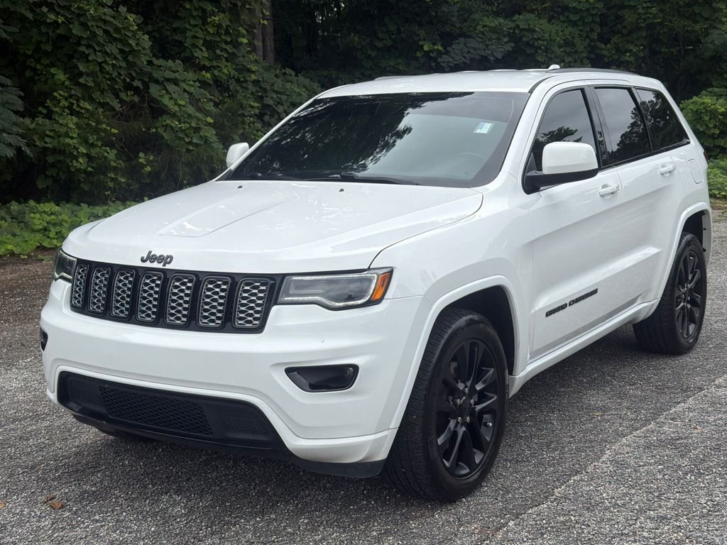 Used 2021 White Jeep Laredo X image 22