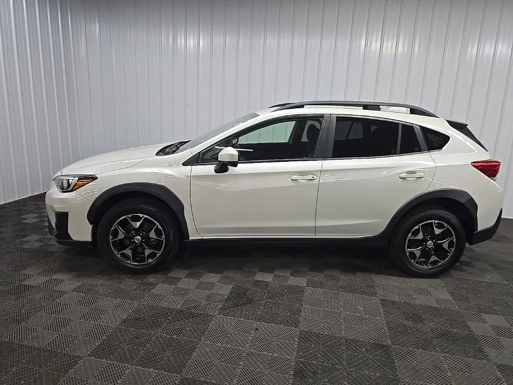 Used 2018 Crystal White Pearl Subaru 2.0i Premium image 5