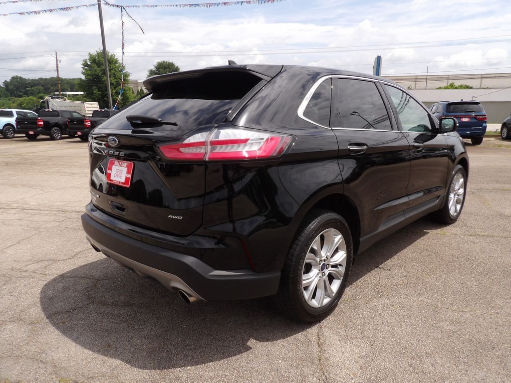 Used 2022 Black Metallic Ford Titanium image 8