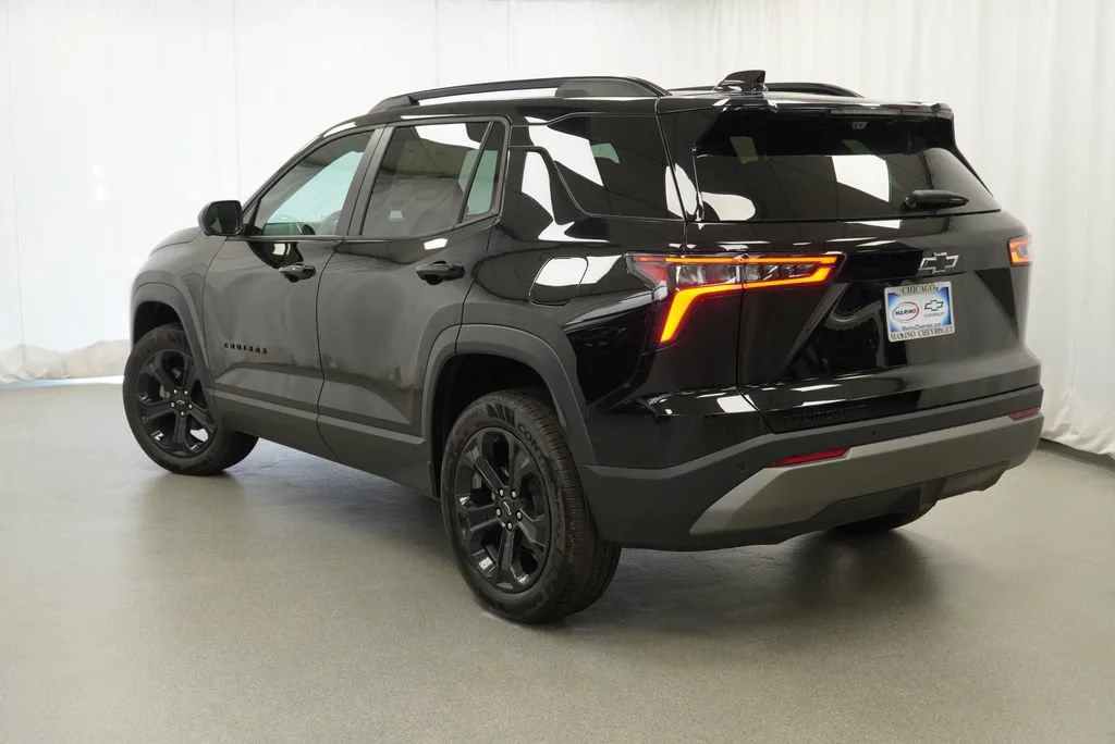 New 2027 Mosaic Black Metallic Chevrolet LT image 4