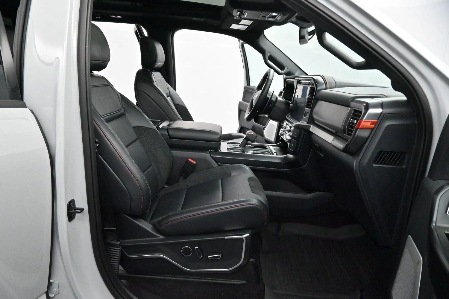 Used 2024 Avalanche Gray Ford Raptor image 35