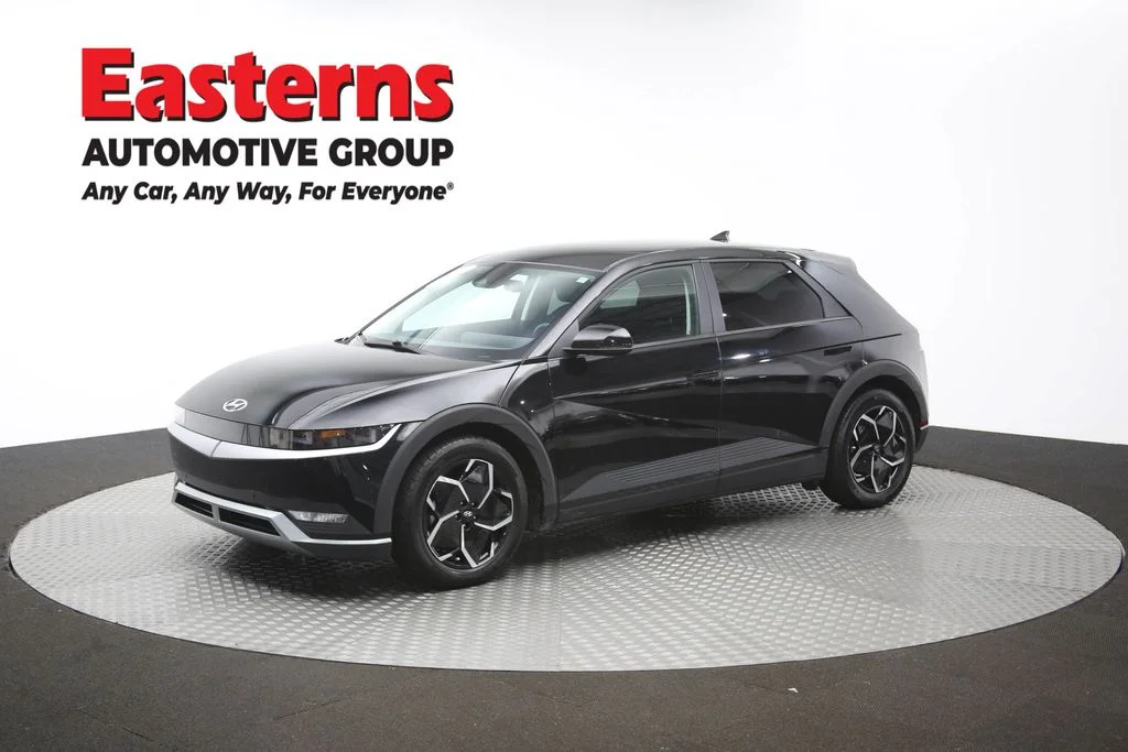 Used 2024 Black Hyundai SEL image 53
