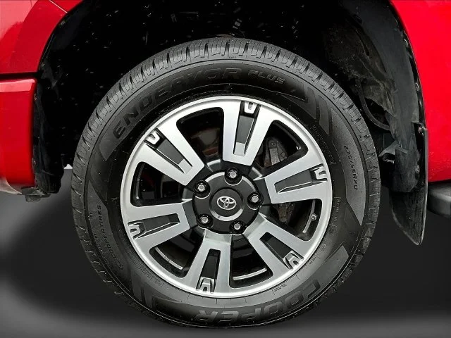 Used 2018 Red Toyota SR5 image 39