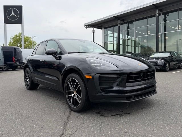 2023 Porsche Macan -'s photo