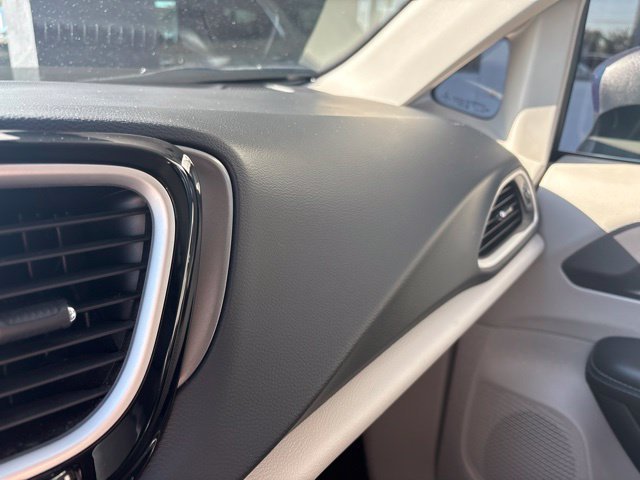 Used 2023 Blue Chrysler Touring L image 25