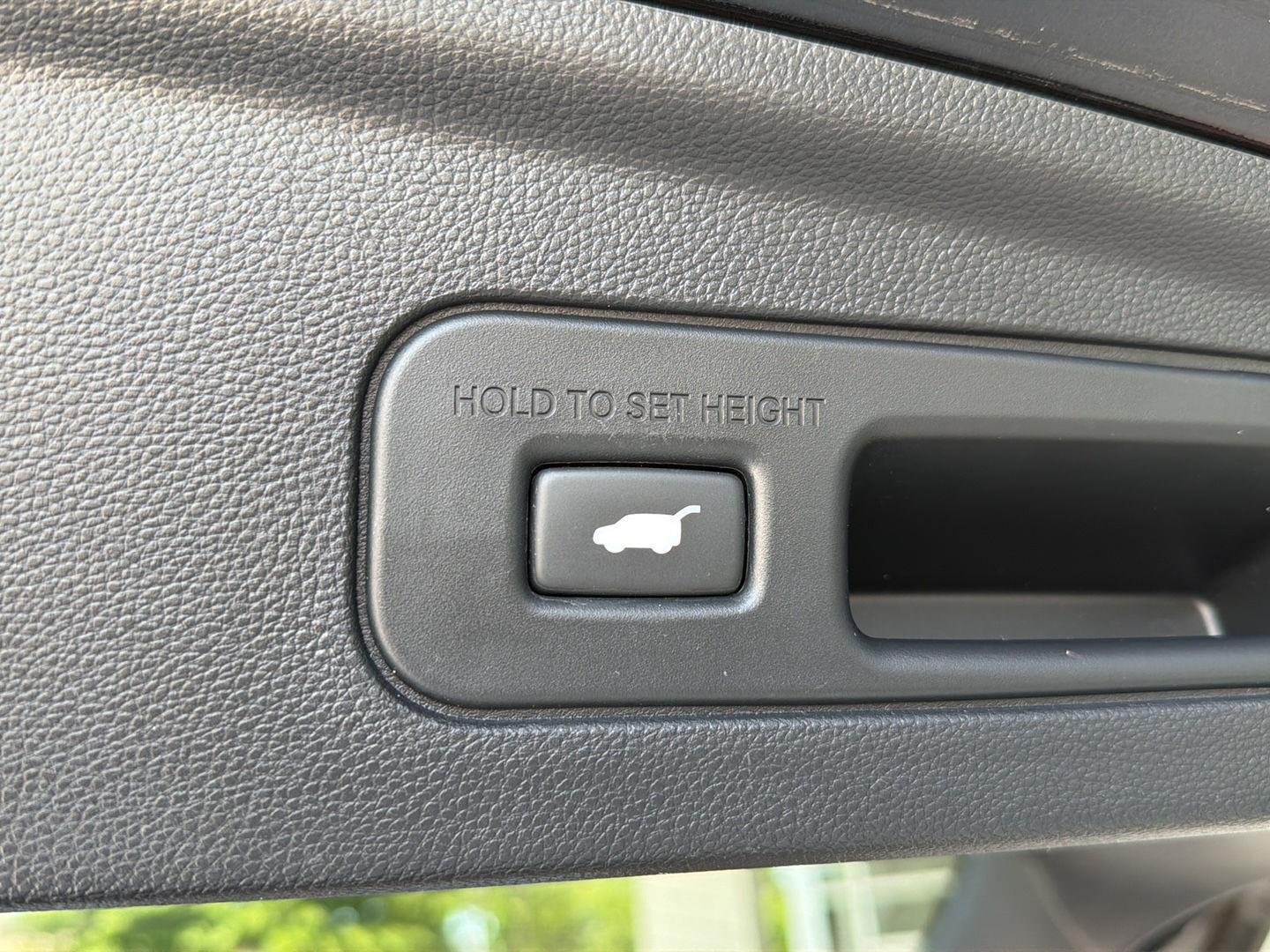 Used 2022 Majestic Black Pearl Acura w/Tech image 34
