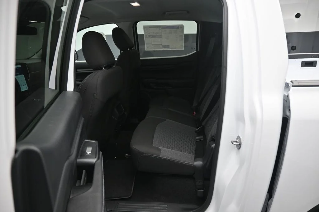 New 2026 Oxford White Ford XLT image 16