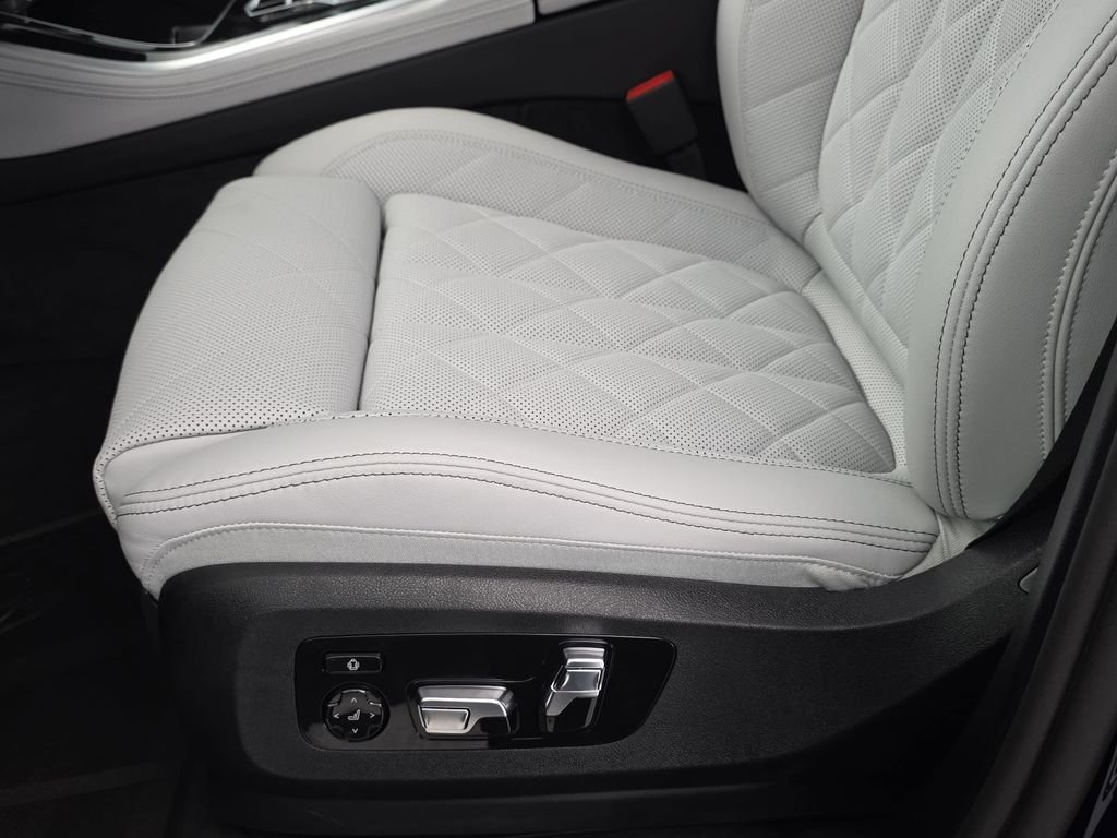 New 2026 Tanzanite Blue II Metallic BMW xDrive40i image 28